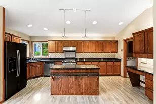 2646 Shadow Ln, Chaska, MN 55318 - Photo 10