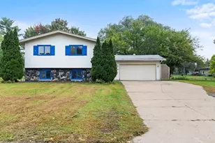 8016 Brunswick Ave N, Brooklyn Park, MN 55443 - Photo 2
