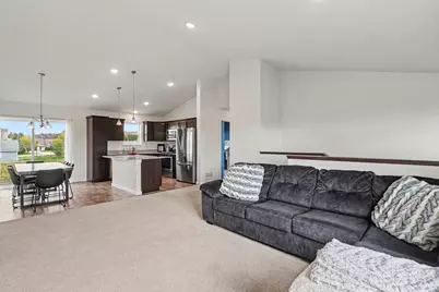 1304 Mulberry Avenue NE, Montgomery, MN 56069 - Photo 4