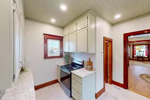202 Broadway S, Alden, MN 56009 - Photo 10