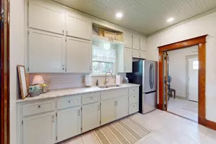 202 Broadway S, Alden, MN 56009 - Photo 8
