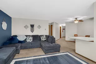 925 Bahls Dr, Hastings, MN 55033 - Photo 8