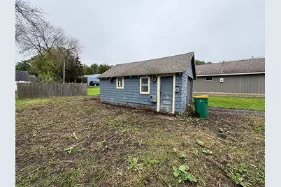 1302 Saint Joseph Avenue, Albert Lea, MN 56007 - Photo 4