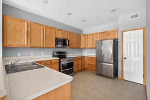 4527 Bloomberg Ln, Inver Grove Heights, MN 55076 - Photo 14