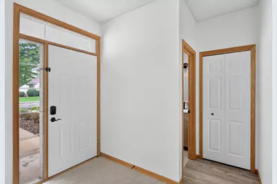 4527 Bloomberg Lane, Inver Grove Heights, MN 55076 - Photo 4