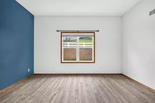 4527 Bloomberg Ln, Inver Grove Heights, MN 55076 - Photo 18