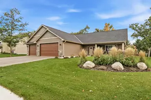 4704 381st Trail, North Branch, MN 55056 - Photo 2