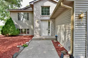 1043 Lawrence Cir, Sartell, MN 56377 - Photo 2