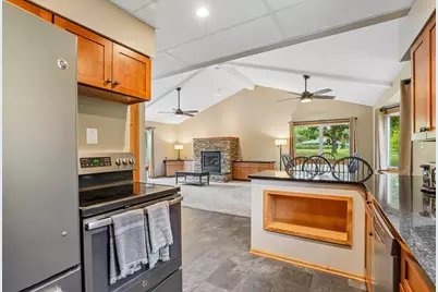 593 Century Avenue N, Maplewood, MN 55119 - Photo 14