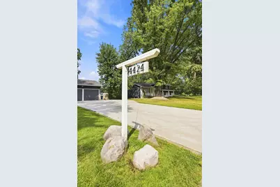 4424 W 70th St, Edina, MN 55435 - Photo 2