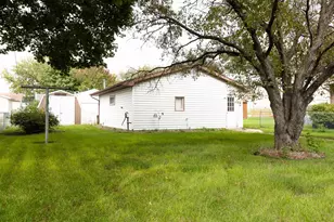 1604 N Franklin St, New Ulm, MN 56073 - Photo 8
