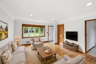 4070 Jay Ln, White Bear Lake, MN 55110 - Photo 4