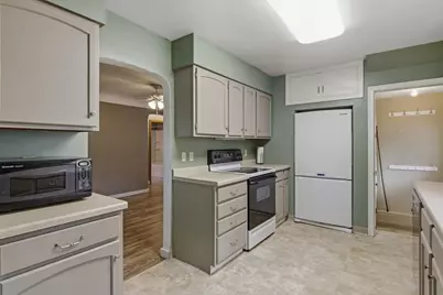 837 Hopwood Avenue, Menomonie, WI 54751 - Photo 4