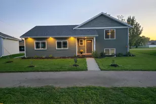 2028 Nelson Dr, Thief River Falls, MN 56701 - Photo 1