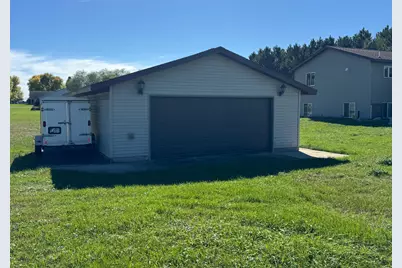 527 Madison Avenue SE, Wadena, MN 56482 - Photo 6