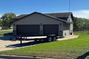 527 Madison Ave SE, Wadena, MN 56482 - Photo 2