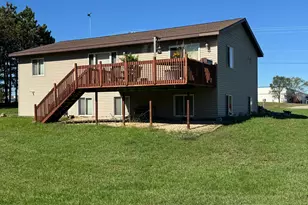 527 Madison Ave SE, Wadena, MN 56482 - Photo 4