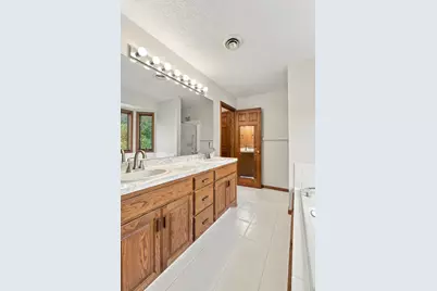 1320 Wildflower Lane, Chaska, MN 55318 - Photo 48