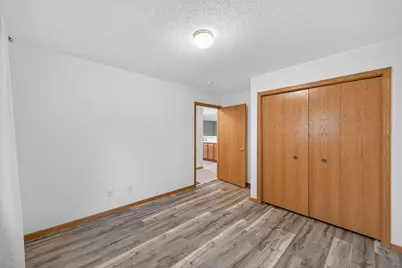 670 Monn Avenue, Vadnais Heights, MN 55127 - Photo 18