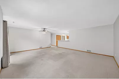 670 Monn Avenue, Vadnais Heights, MN 55127 - Photo 12