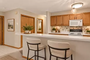 670 Monn Ave, Vadnais Heights, MN 55127 - Photo 8