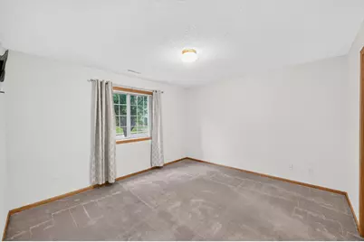 670 Monn Avenue, Vadnais Heights, MN 55127 - Photo 14