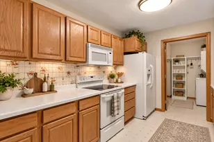 670 Monn Ave, Vadnais Heights, MN 55127 - Photo 4