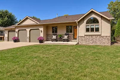 606 Columbus Avenue S, New Prague, MN 56071 - Photo 1