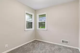 255 County Rd C2 W, Roseville, MN 55113 - Photo 10