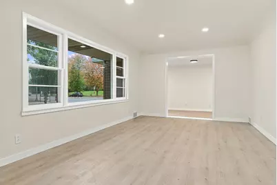 1038 Larpenteur Avenue W, Saint Paul, MN 55113 - Photo 4
