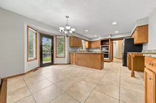 13610 Georgia Dr, Apple Valley, MN 55124 - Photo 12