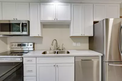 305-307 Reno Street, Wayzata, MN 55391 - Photo 2