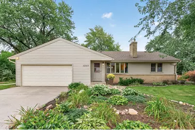 13819 Bellevue Drive, Minnetonka, MN 55345 - Photo 2
