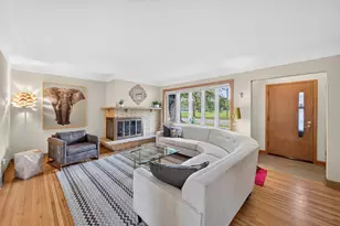 13819 Bellevue Dr, Minnetonka, MN 55345 - Photo 2