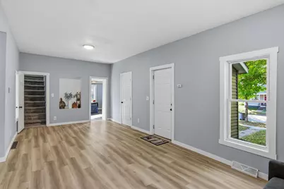 2015 2nd Street, Eau Claire, WI 54703 - Photo 4
