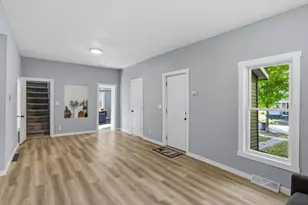 2015 2nd St, Eau Claire, WI 54703 - Photo 4