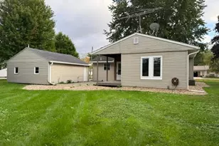 2310 10th Ave SW, Austin, MN 55912 - Photo 12