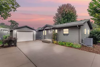 727 Riverside Drive N, Hudson, WI 54016 - Photo 2