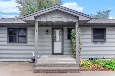 727 Riverside Drive N, Hudson, WI 54016 - Photo 4