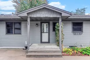 727 Riverside Dr N, Hudson, WI 54016 - Photo 4