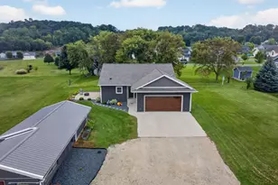 17 Richland Ave, Saint Charles, MN 55972 - Photo 4