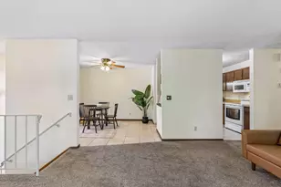 2466 Cobble Hill Alcove, Woodbury, MN 55125 - Photo 10
