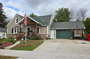 16 4th Ave SE, Dodge Center, MN 55927 - Photo 2
