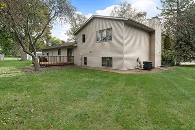 930 Ridgeview Place NE, Owatonna, MN 55060 - Photo 6