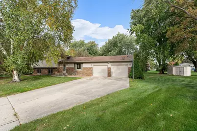 930 Ridgeview Place NE, Owatonna, MN 55060 - Photo 4