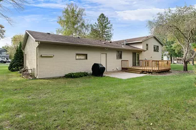 930 Ridgeview Place NE, Owatonna, MN 55060 - Photo 8