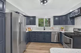 909 8th Ave S, South Saint Paul, MN 55075 - Photo 2