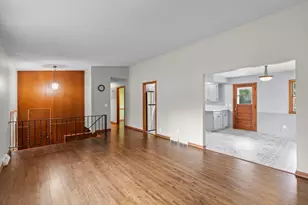 5705 Phoenix St, Golden Valley, MN 55422 - Photo 8