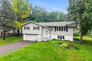 5705 Phoenix St, Golden Valley, MN 55422 - Photo 2