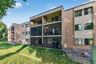 11160 Anderson Lakes Pkwy, Eden Prairie, MN 55344 - Photo 28